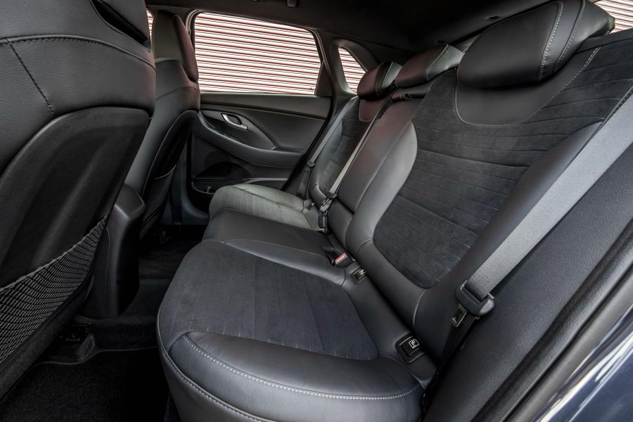  Hyundai i30 N Line (PD) 2018 года  (UK) (фото 33 из 40)